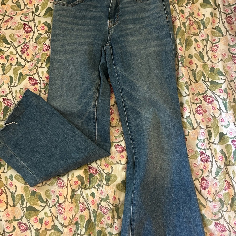 American Eagle Blue Flared Jeans with Vintage Wash